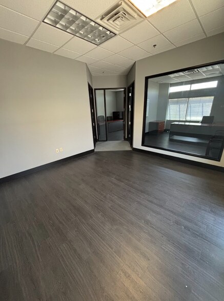 More Photos Of 15845 S 46th St, Phoenix Medical For Lease