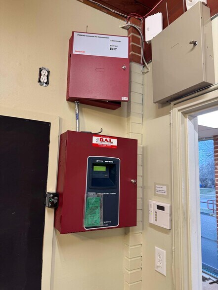 More Photos Of 1810 E Broadway Ave, Enid Flex For Sale