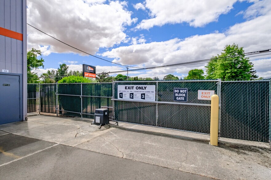 More Photos Of 33845 E 99 Hwy, Tangent Self Storage For Sale