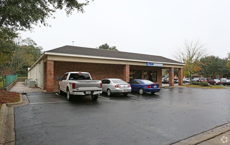 More Photos Of 1989 Capital Cir NE, Tallahassee Freestanding For Sale