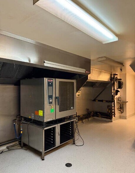 More Photos Of 311 Av Portage, Winnipeg Office For Lease