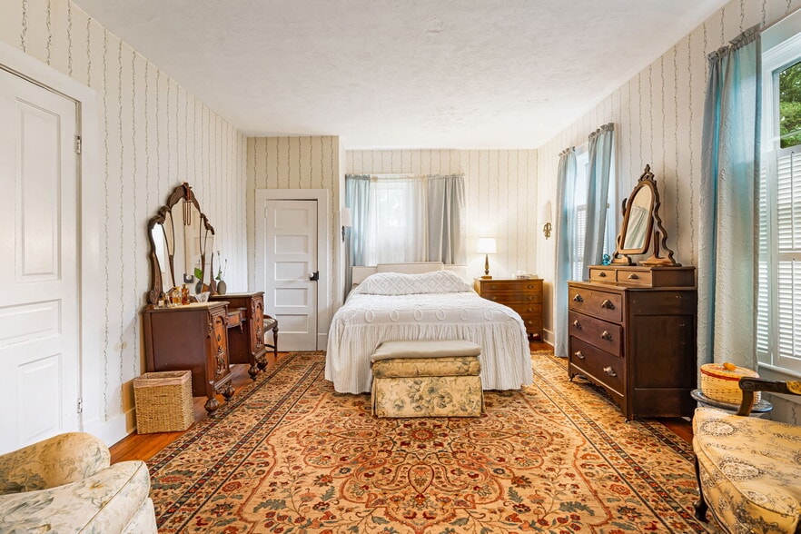 More Photos Of 1186 Old Us Hwy 70 W, Black Mountain Hospitality For Sale