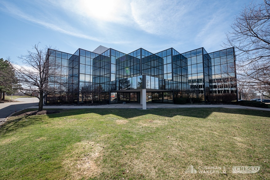 More Photos Of 24400 Chagrin Blvd, Beachwood Office For Lease