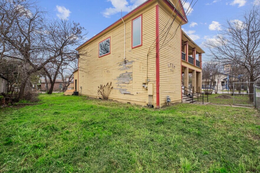More Photos Of 125 N San Marcos, San Antonio Office Residential For Sale