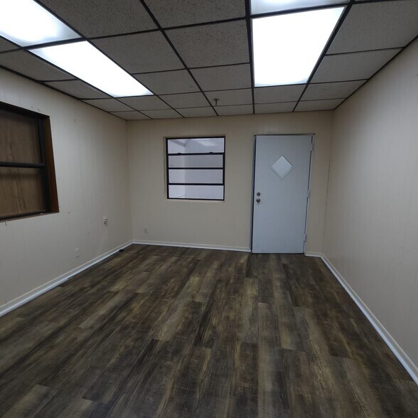 More Photos Of 2480 W 82nd St, Hialeah Warehouse For Lease