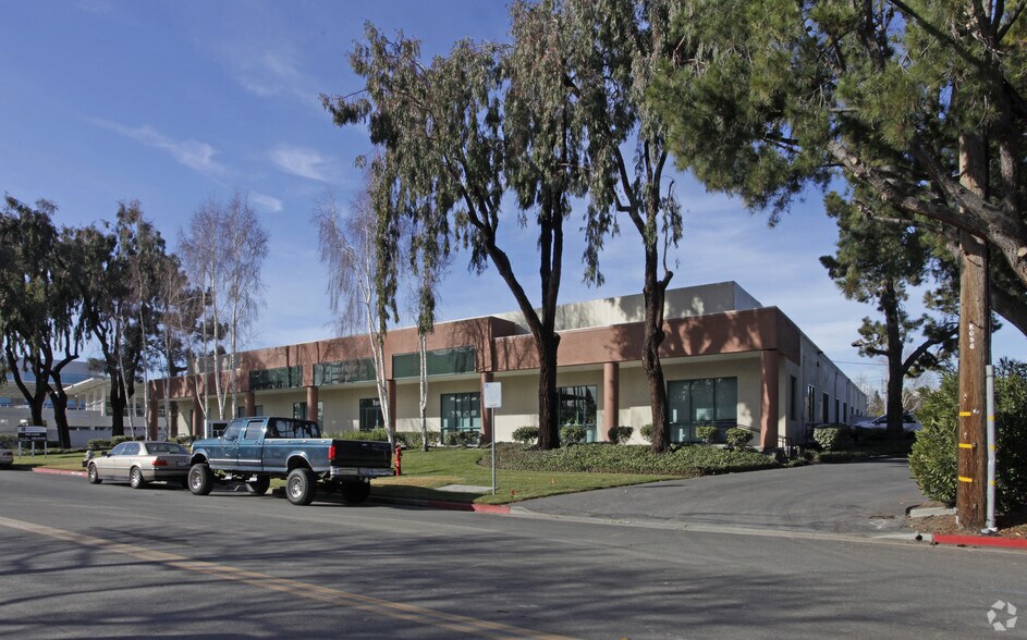 Primary Photo Of 320 Logue Ave, Mountain View Office For Lease