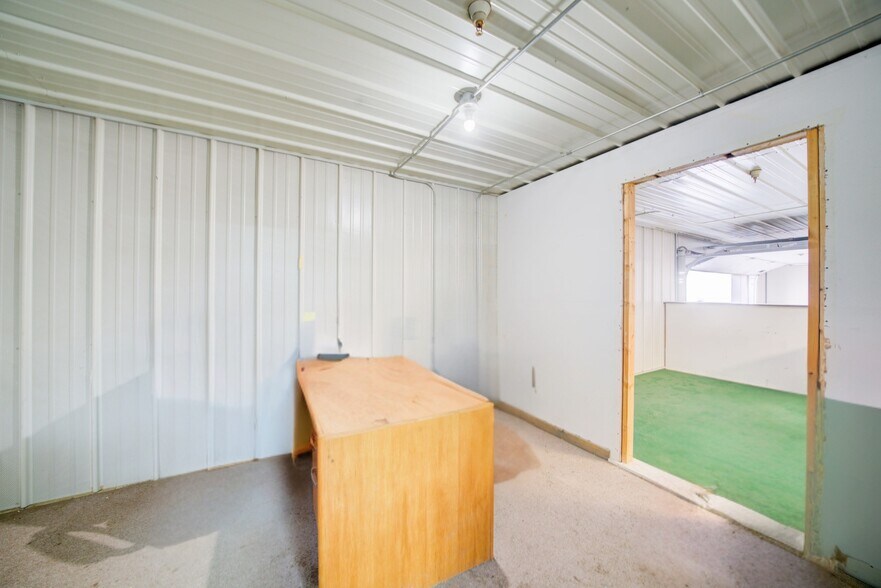 More Photos Of 22 W Haley Springs Rd, Bozeman Industrial For Sale
