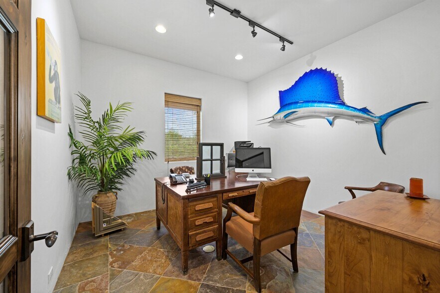 More Photos Of 1703 Highway 35 S, Rockport Office Residential For Lease