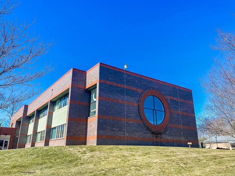 More Photos Of 2171 Sandy Dr, State College Flex For Lease