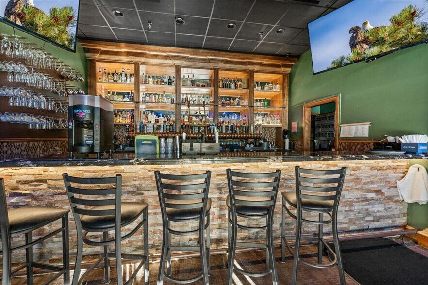 More Photos Of 560 Pine Knot Ave, Big Bear Lake Freestanding For Sale