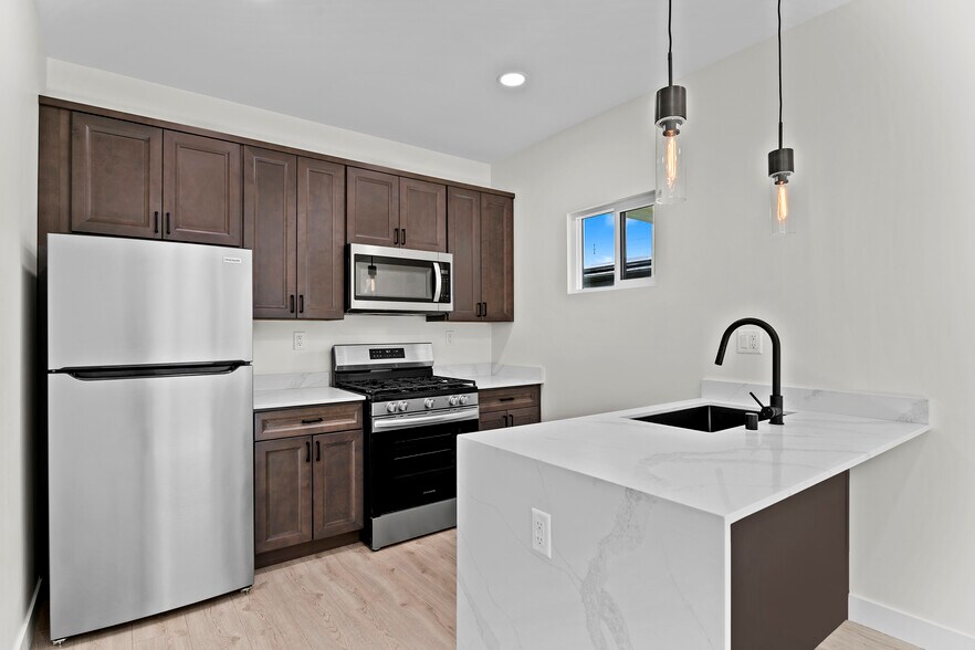 More Photos Of 3346 Lockwood Dr, San Diego Apartments For Sale