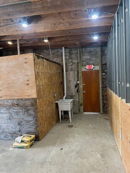 More Photos Of 211 W 2nd St, Chester Industrial For Lease
