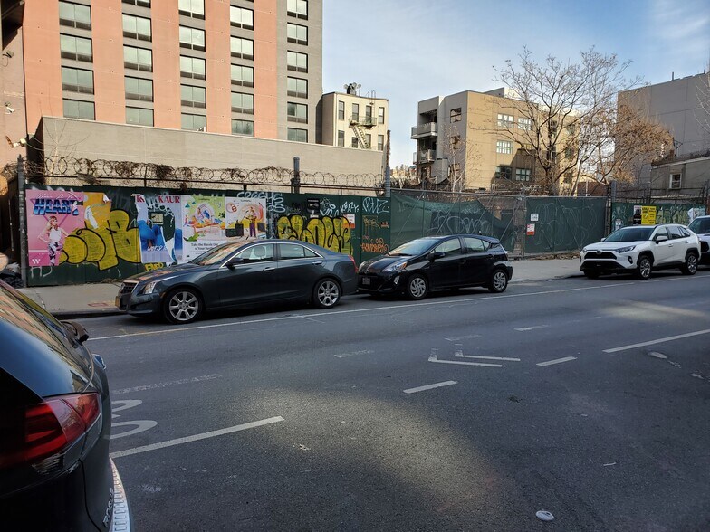More Photos Of 67 Meserole St, Brooklyn Land For Lease