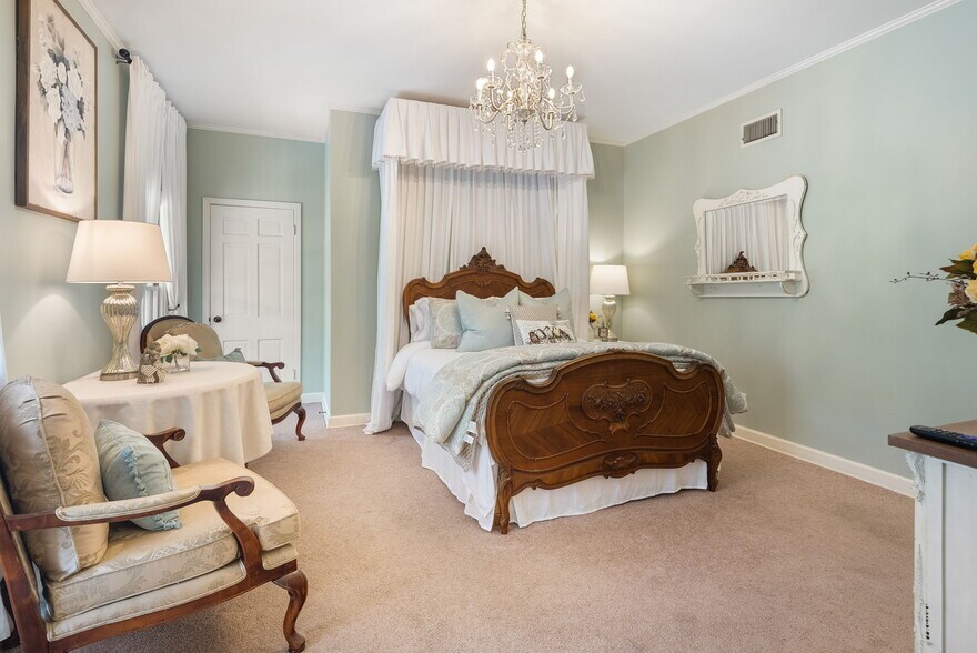 More Photos Of 1320 S Albert Pike Ave, Fort Smith Hospitality For Sale