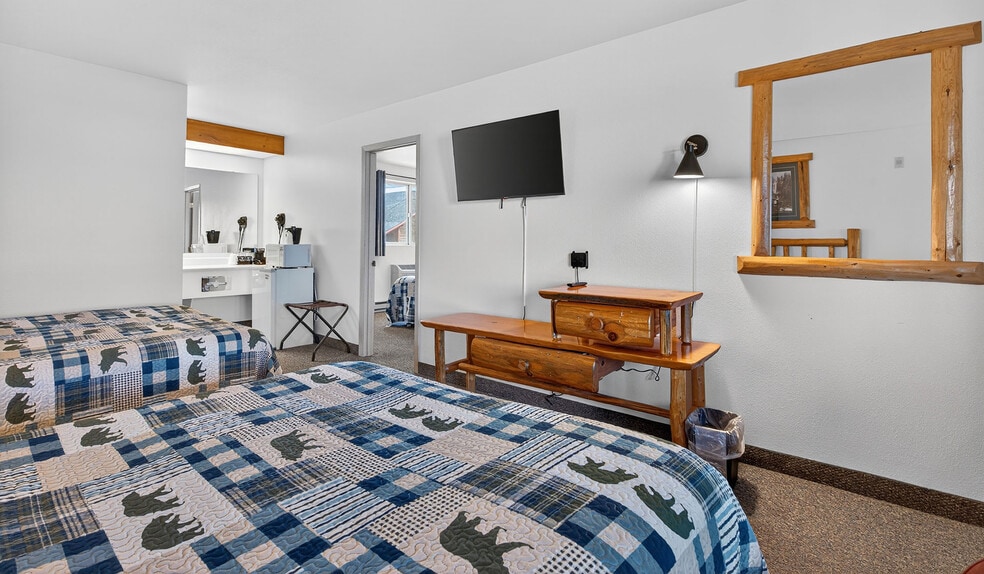 More Photos Of 102 E Greenwood St, Enterprise Hotel For Sale