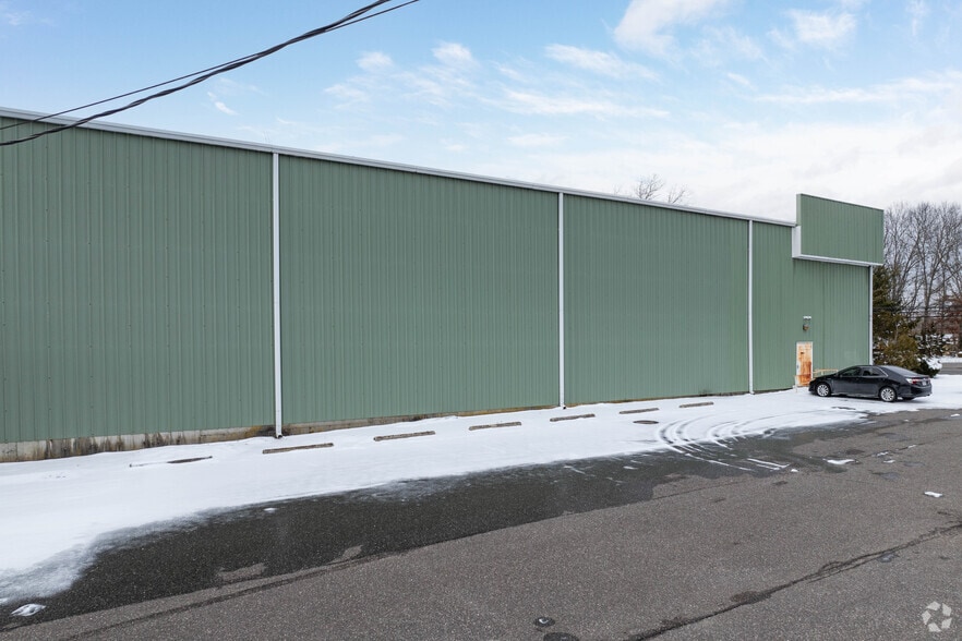 More Photos Of 26 Frowein Rd, Center Moriches Warehouse For Sale
