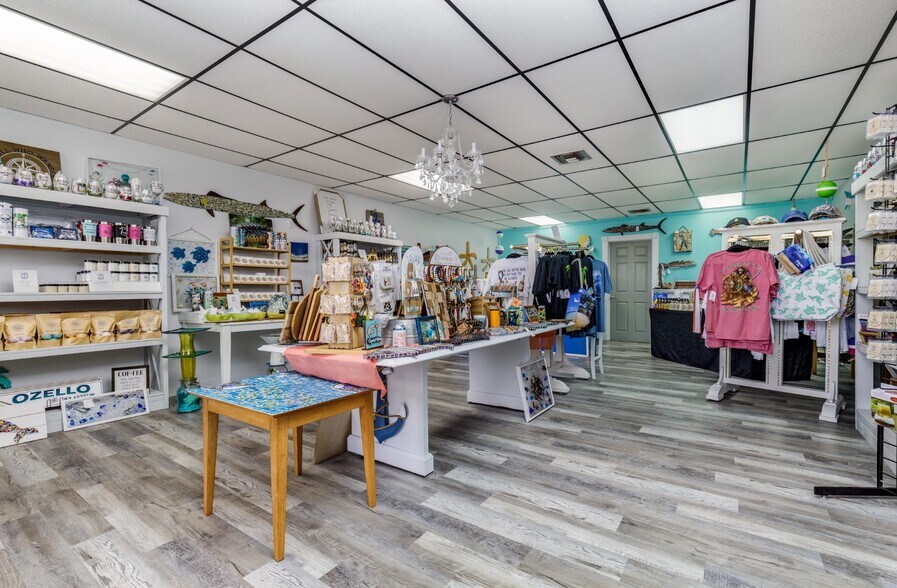 More Photos Of 431-471 NE 1st Ter, Crystal River Freestanding For Sale