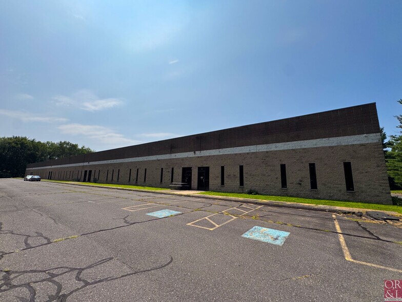 More Photos Of 95 Peters Rd, Bloomfield Light Manufacturing For Sale