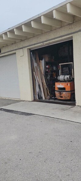 Primary Photo Of 6900 Barbour Rd, Riviera Beach Manufacturing For Lease