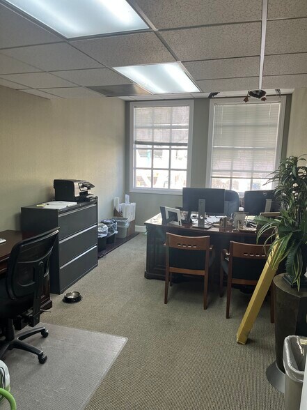 More Photos Of 1343 Locust St, Walnut Creek Office For Lease