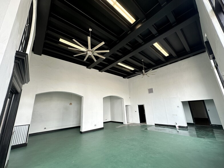 More Photos Of 701-713 Main St, Ramona Storefront Retail Office For Lease
