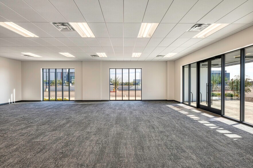More Photos Of NWC INDIAN SCHOOL ROAD & LOOP 101, Phoenix Unknown For Lease