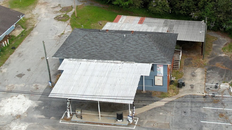 More Photos Of 510 S Camellia Blvd, Fort Valley Convenience Store For Sale