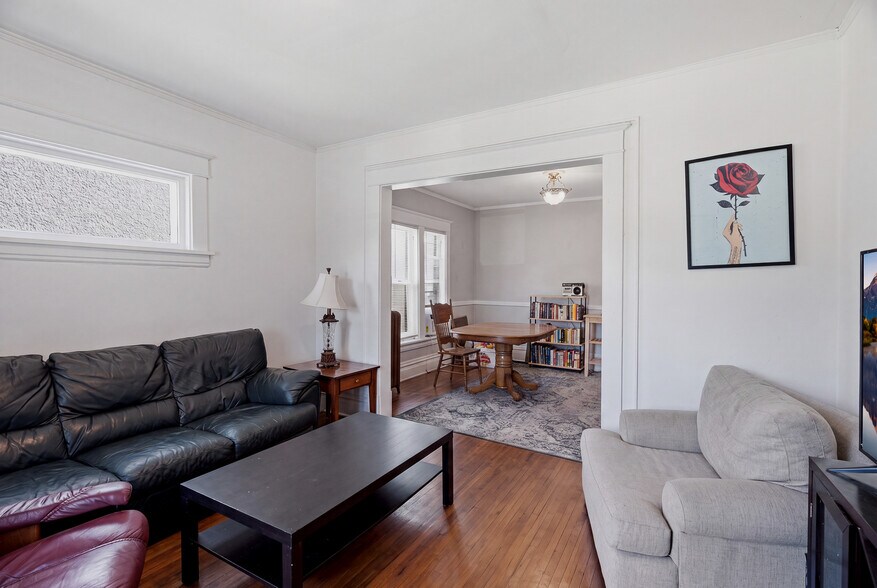 More Photos Of 2641 Lyndale Ave S, Minneapolis Apartments For Sale