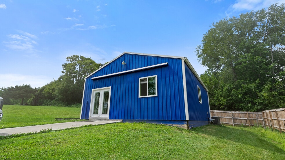 Primary Photo Of 119 Standish St, Salem Hospitality For Sale