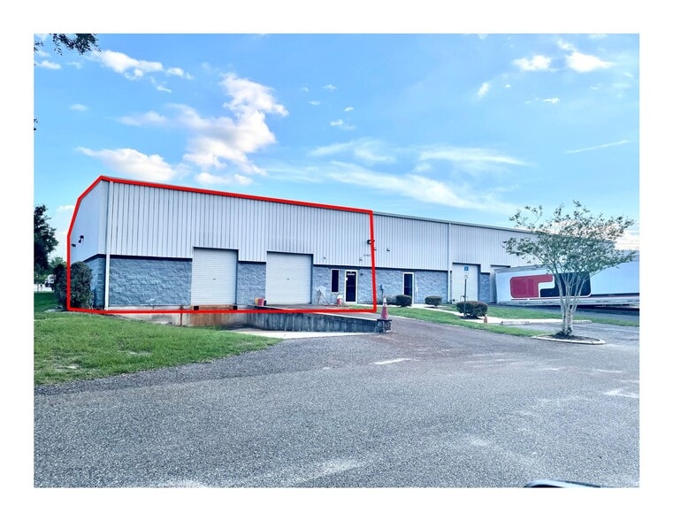 Primary Photo Of 31651 Executive Blvd, Leesburg Warehouse For Lease