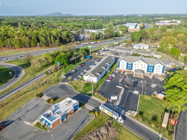 More Photos Of 1901 Broadcast St, Gastonia Hotel For Sale