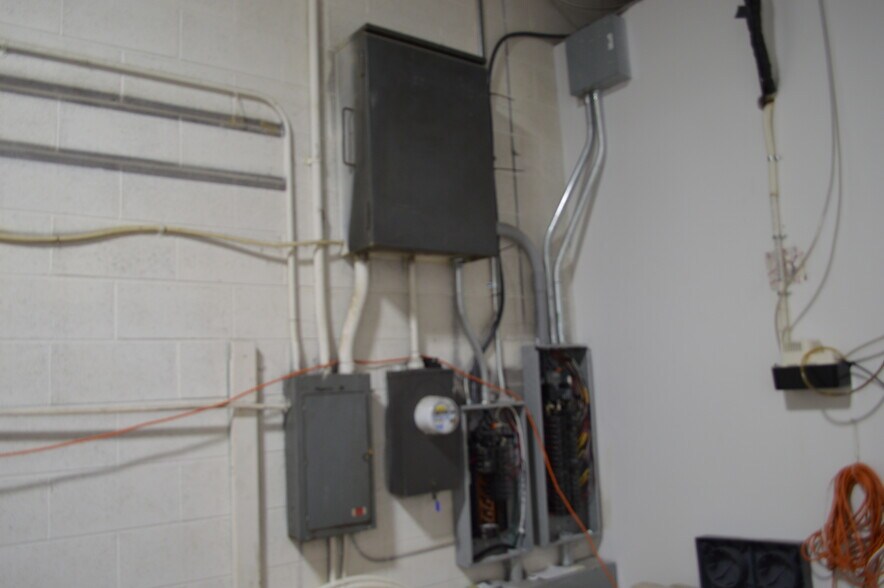 More Photos Of 30201 Little Mack Ave, Roseville Warehouse For Sale