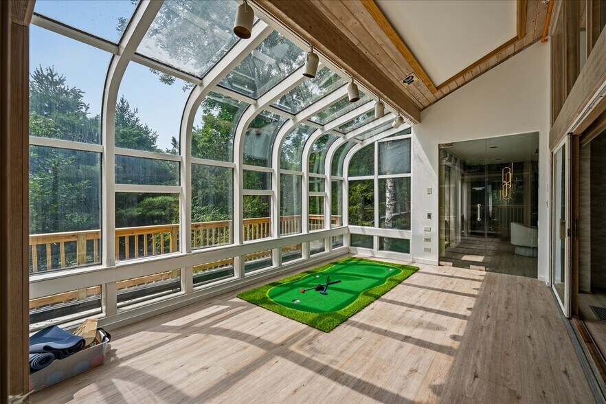 More Photos Of 112 Tawny Fox trl, East Stroudsburg Hospitality For Sale