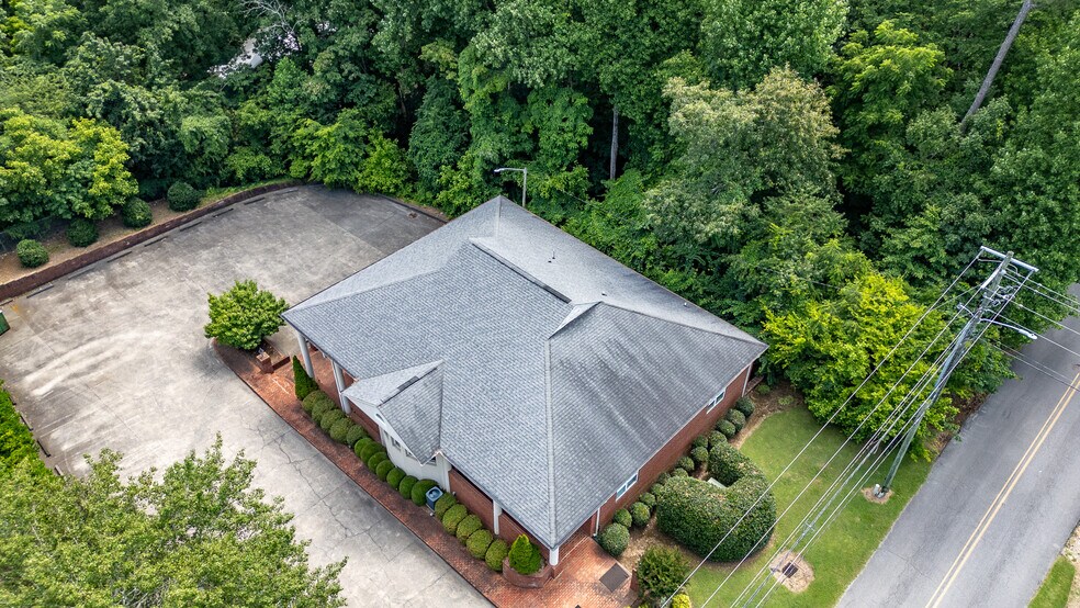 More Photos Of 1421 Ross Dr, Dalton Office For Sale