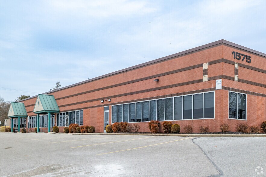 Primary Photo Of 1575 Bannister St, West York Medical For Lease