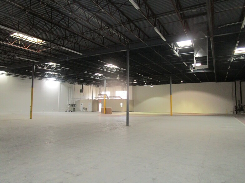 More Photos Of 11540 Pellicano Dr, El Paso Manufacturing For Lease