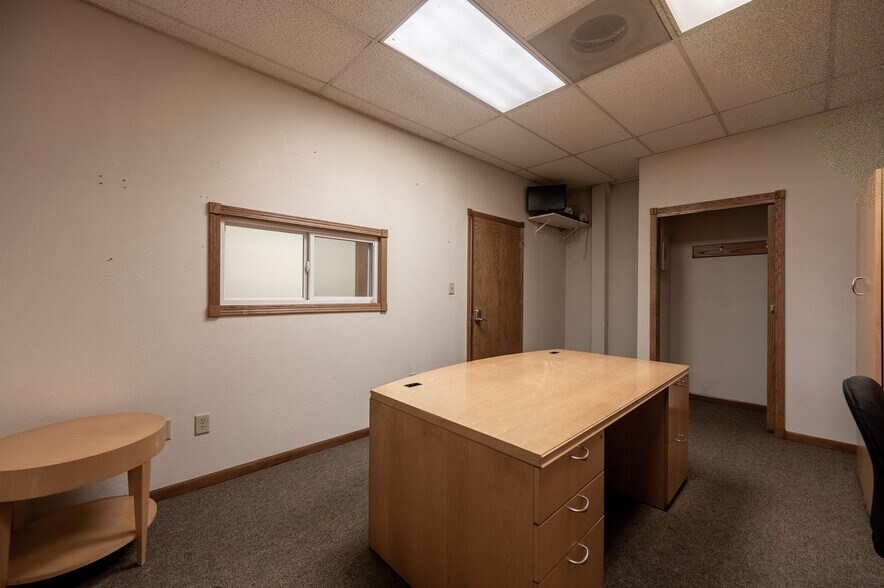 More Photos Of 621 Star st, El Dorado Warehouse For Sale