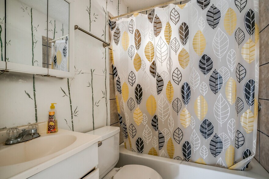 More Photos Of 14330 S Highway 281, Santo Trailer Camper Park For Sale