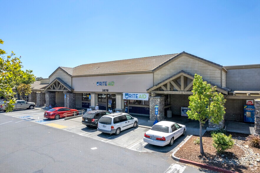 More Photos Of 1670 Main St, Ramona Drugstore For Sale