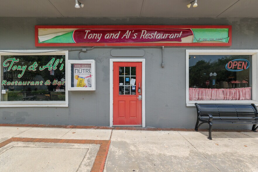 More Photos Of 14960 Main St, Alachua Restaurant For Lease