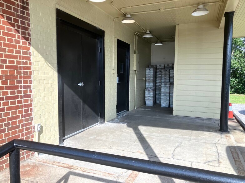 More Photos Of 99 W Broad St, Dunn Office For Sale