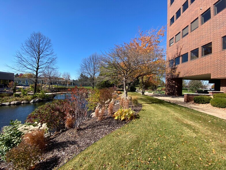 More Photos Of 7300 147th St W, Apple Valley Office For Lease