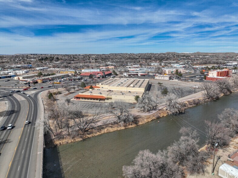 More Photos Of 700 Scott Ave, Farmington Hotel For Sale