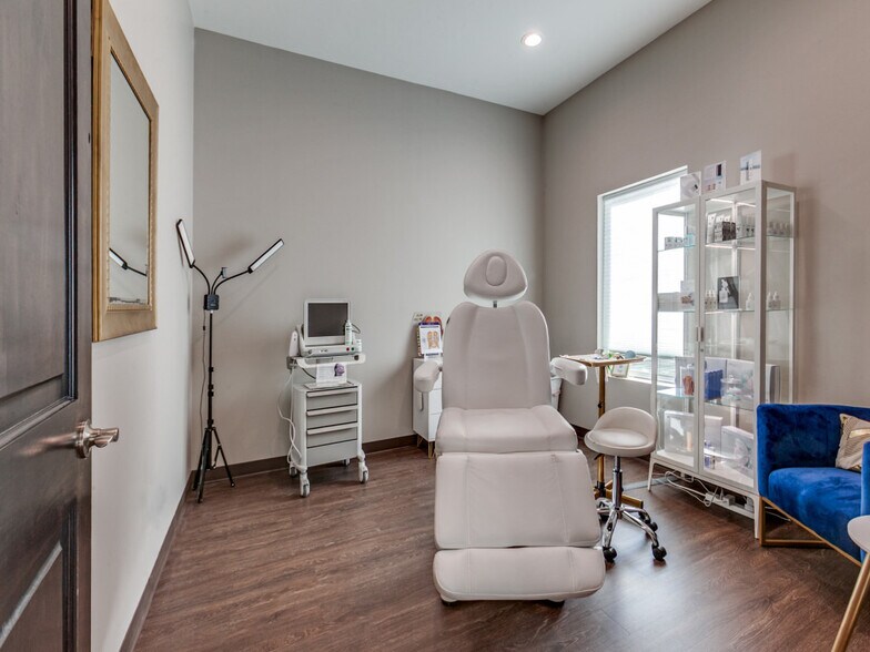 More Photos Of 540 W Frontier Pky, Prosper Healthcare For Lease