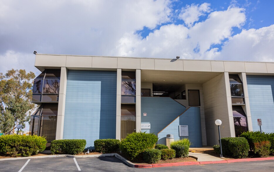 More Photos Of 4550 Kearny Villa Rd, San Diego Office For Sale