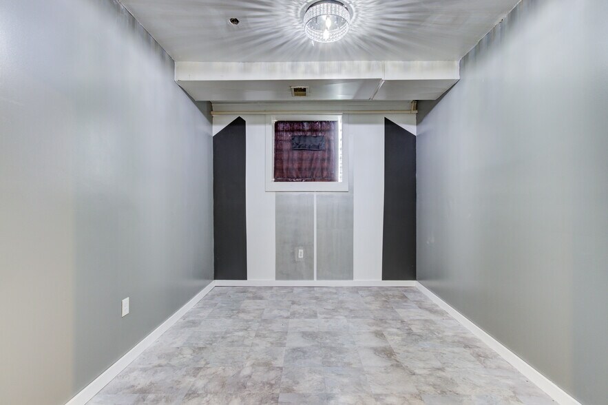 More Photos Of 2520 Rochester Rd, Royal Oak Office For Lease