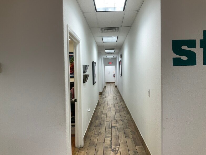 More Photos Of 11607 Prospect Dr, Odessa Manufacturing For Sale