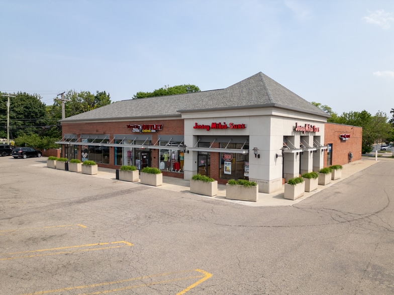 Primary Photo Of 17651-17655 W 12 Mile Rd, Southfield Freestanding For Lease