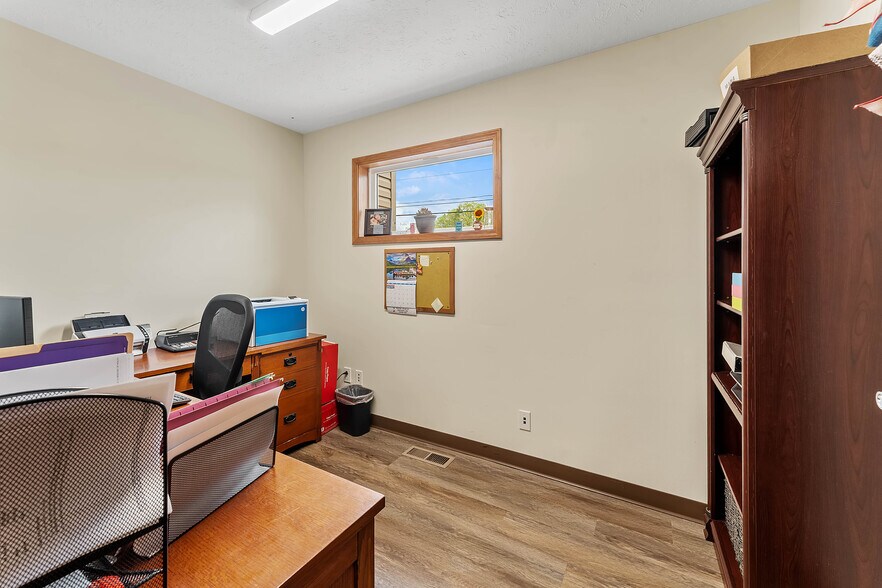 More Photos Of 725 N Pike St, Grafton Office For Sale