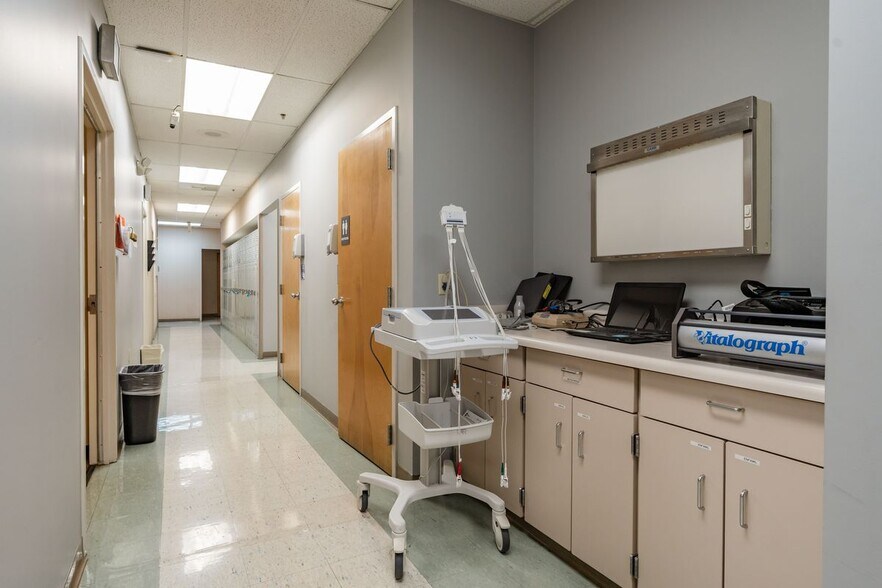 More Photos Of 6500 Preston Hwy, Louisville Medical For Lease